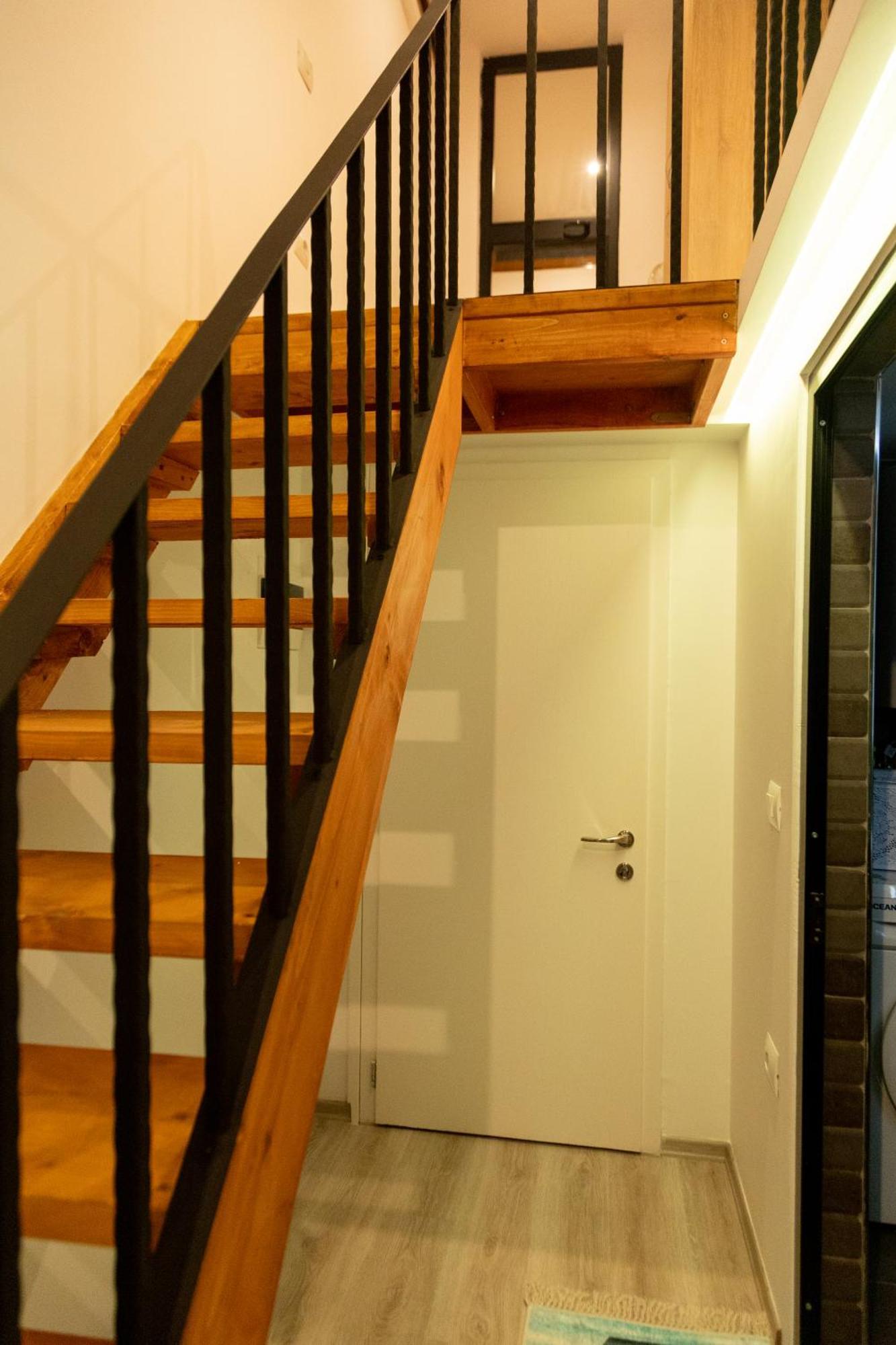 Готель Cozy Loft-Blloku Downtown Тирана Екстер'єр фото