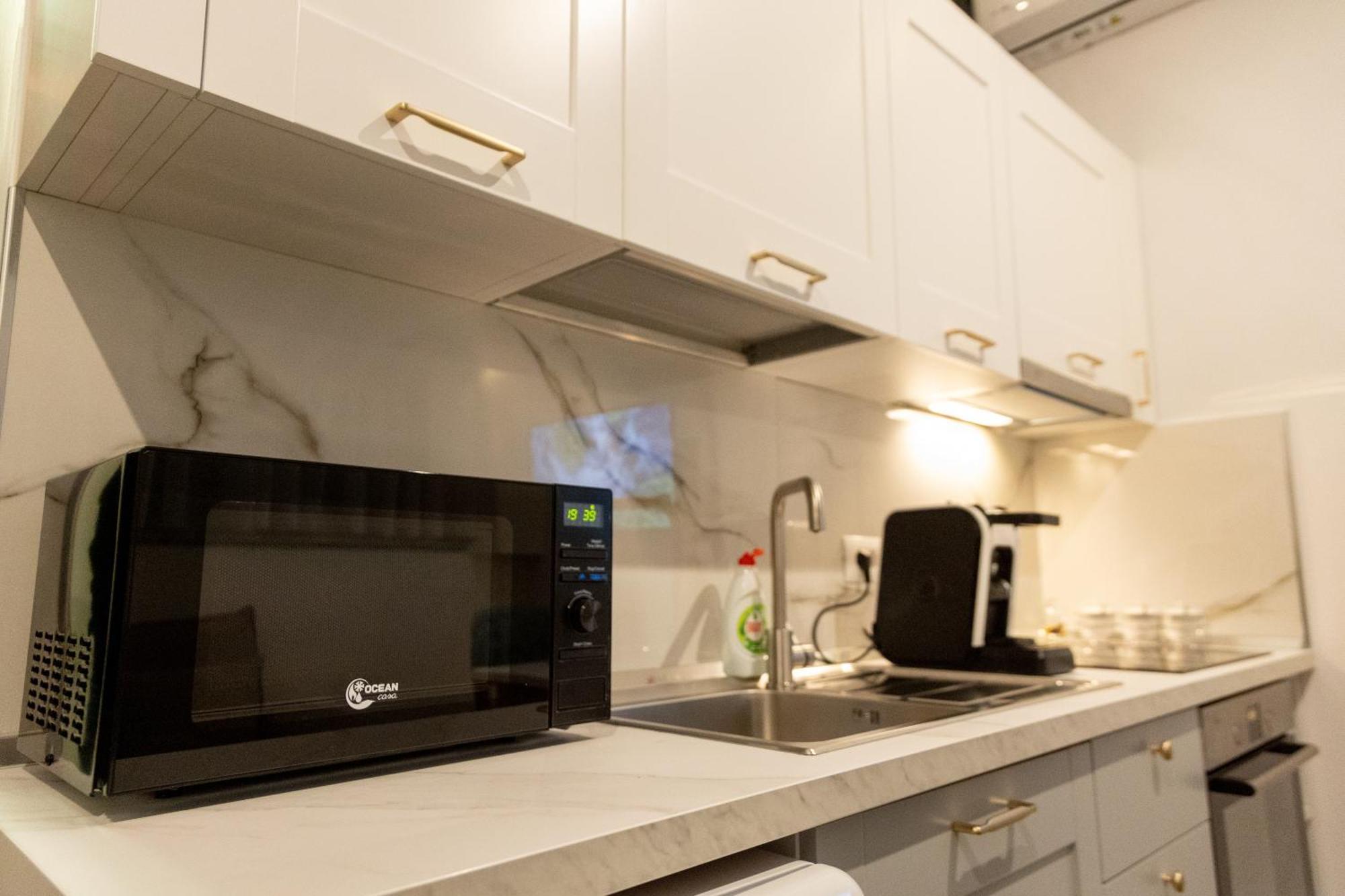 Готель Cozy Loft-Blloku Downtown Тирана Екстер'єр фото