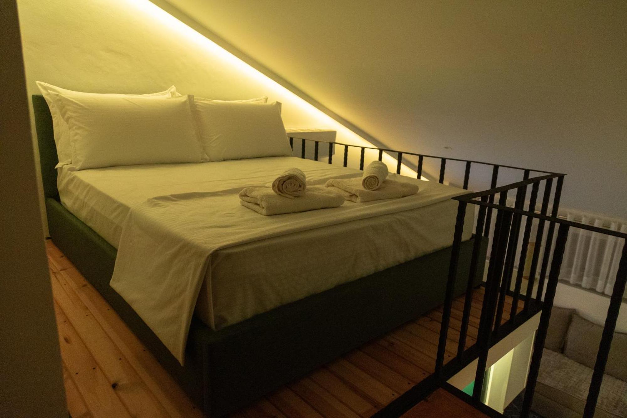 Готель Cozy Loft-Blloku Downtown Тирана Екстер'єр фото
