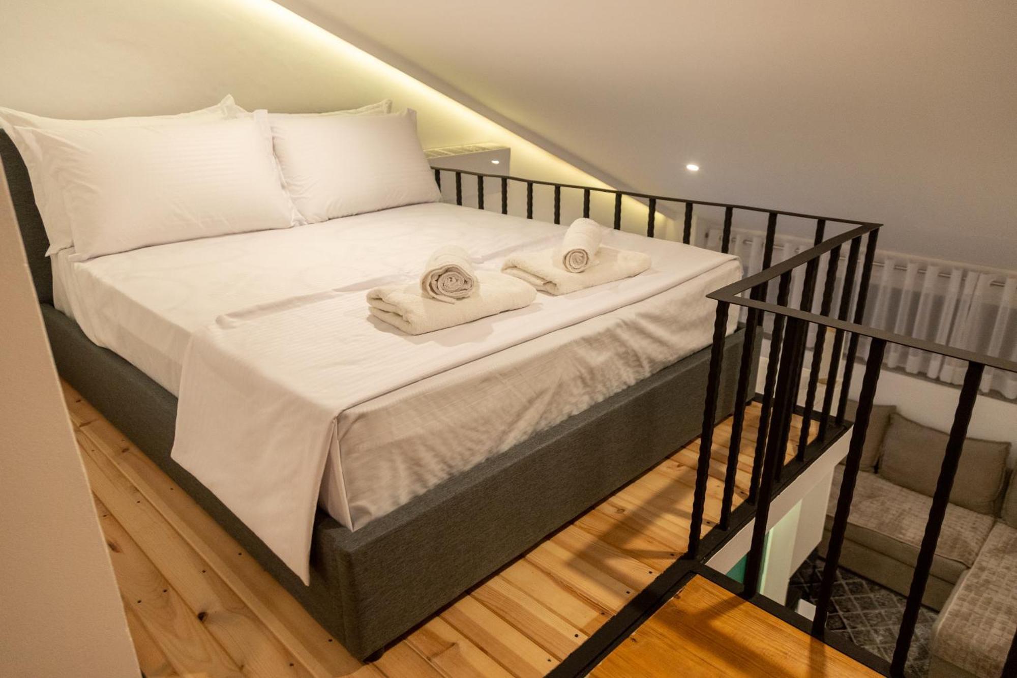Готель Cozy Loft-Blloku Downtown Тирана Екстер'єр фото